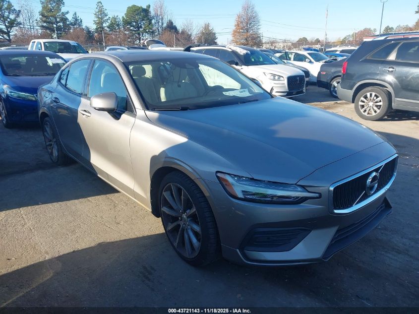 VOLVO S60 T5 MOMENTUM
