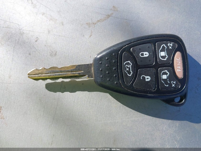 2006 Chrysler Town & Country Touring VIN: 2A4GP54L56R760008 Lot: 43721201