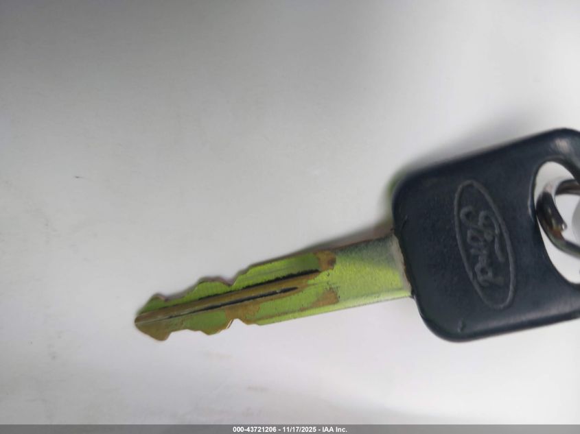 2005 Ford E-350 Super Duty Xl/Xlt VIN: 1FBSS31S35HB12695 Lot: 43721206