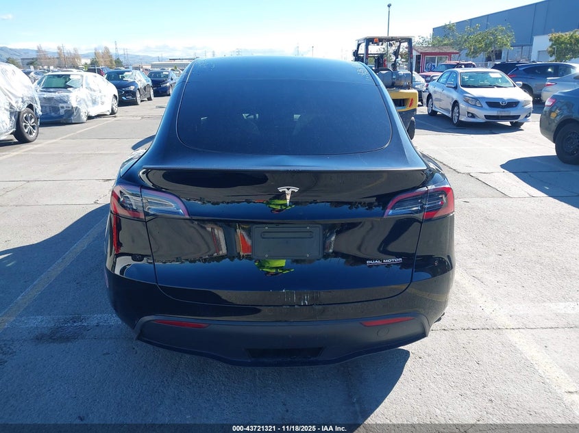 2023 Tesla Model Y Performance Dual Motor All-Wheel Drive VIN: 7SAYGDEF4PF847654 Lot: 43721321