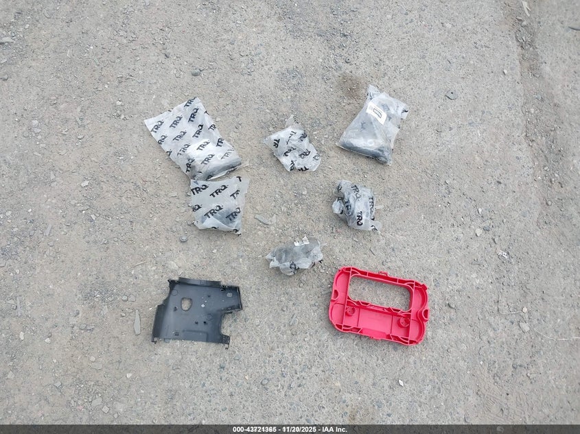 2004 Chevrolet Tahoe Ls VIN: 1GNEK13Z74J278448 Lot: 43721365