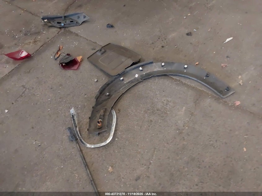 1997 Subaru Legacy Outback/Outback Limited VIN: 4S3BG6856V7607901 Lot: 43721378