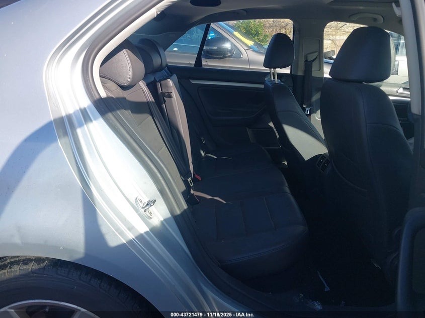 2008 Volkswagen Jetta Se/Sel VIN: 3VWRZ71K48M033580 Lot: 43721479