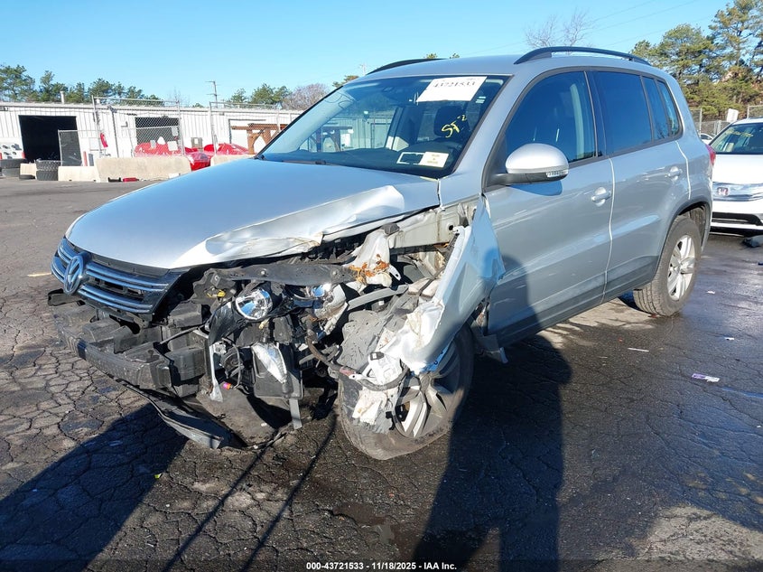 WVGAV7AX9HK027199 2017 VOLKSWAGEN TIGUAN photo no. 2