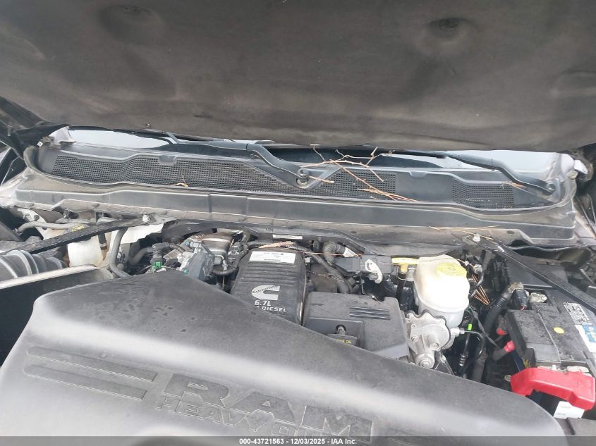 2022 Ram 3500 Laramie 4X4 8' Box VIN: 3C63RRJL8NG415917 Lot: 43721563