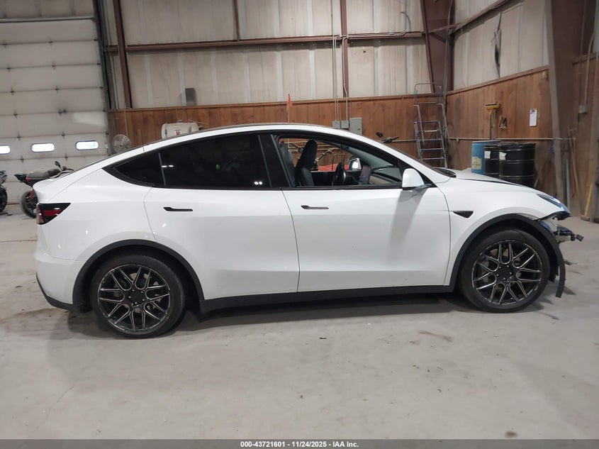 2020 Tesla Model Y Long Range Dual Motor All-Wheel Drive VIN: 5YJYGDEE7LF011058 Lot: 43721601