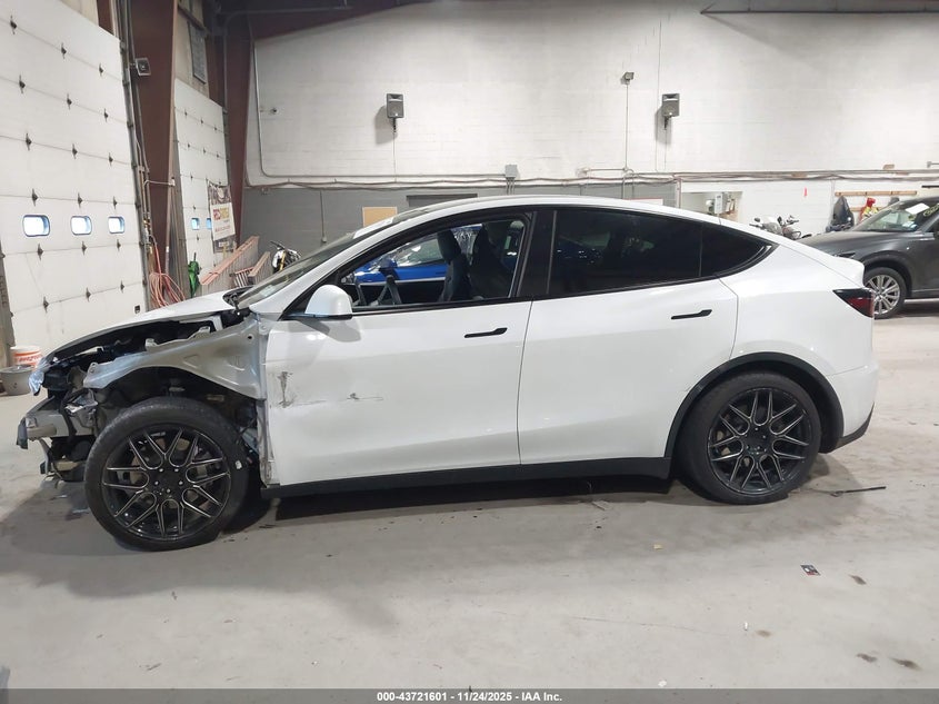 2020 Tesla Model Y Long Range Dual Motor All-Wheel Drive VIN: 5YJYGDEE7LF011058 Lot: 43721601