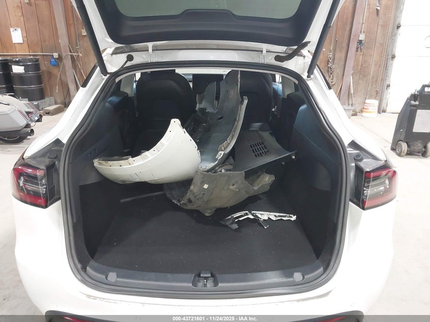 2020 Tesla Model Y Long Range Dual Motor All-Wheel Drive VIN: 5YJYGDEE7LF011058 Lot: 43721601