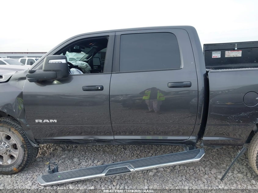 2024 Ram 2500 Big Horn 4X4 6'4 Box VIN: 3C6UR5DJ8RG366540 Lot: 43721680