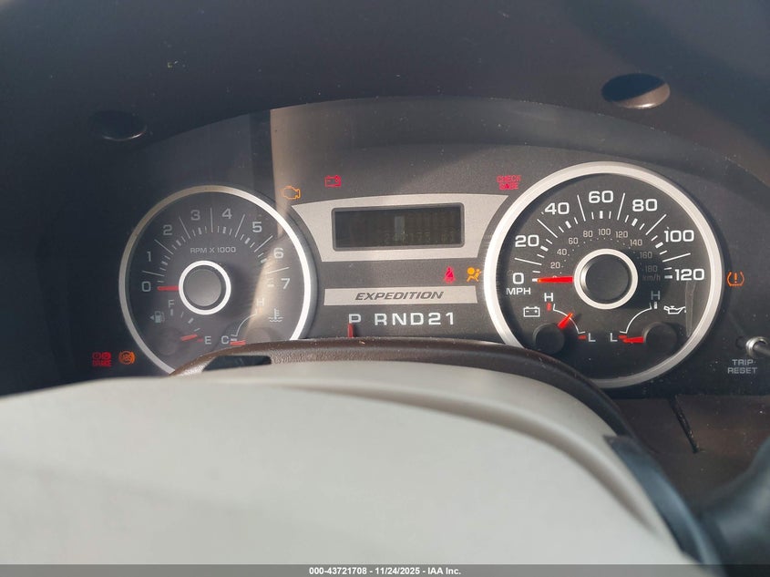 2006 Ford Expedition Eddie Bauer/King Ranch VIN: 1FMPU175X6LA51194 Lot: 43721708