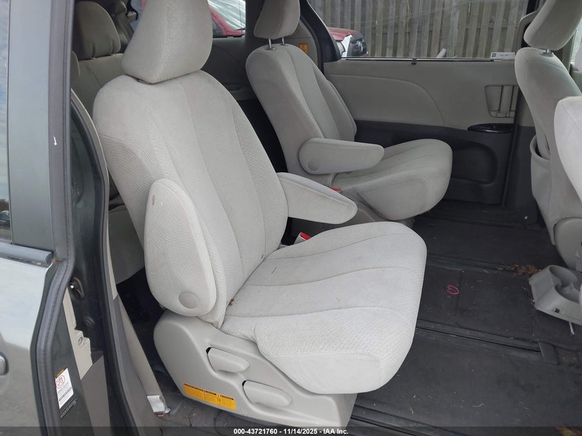 2011 Toyota Sienna Le VIN: 5TDJK3DC3BS020621 Lot: 43721760