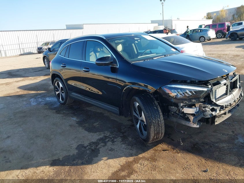 MERCEDES-BENZ GLA-CLASS 4MATIC