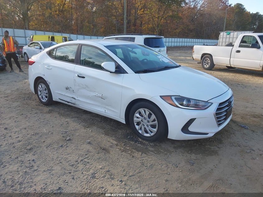 HYUNDAI ELANTRA SE