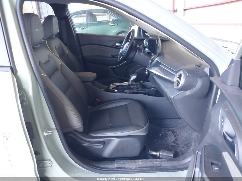 KL77LKEP2SC133123 2025 CHEVROLET TRAX photo no. 5