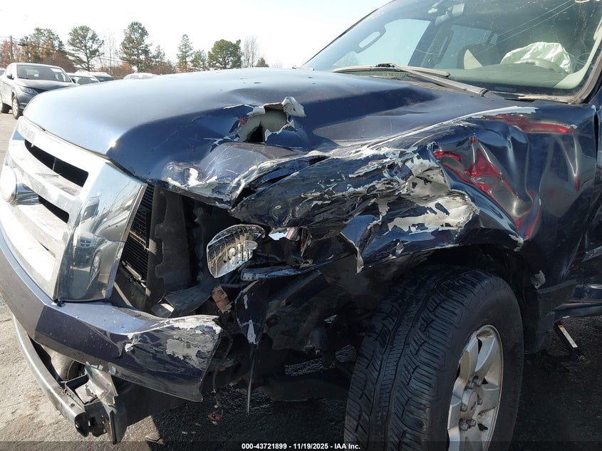 2007 Ford Expedition Xlt VIN: 1FMFU155X7LA08930 Lot: 43721899