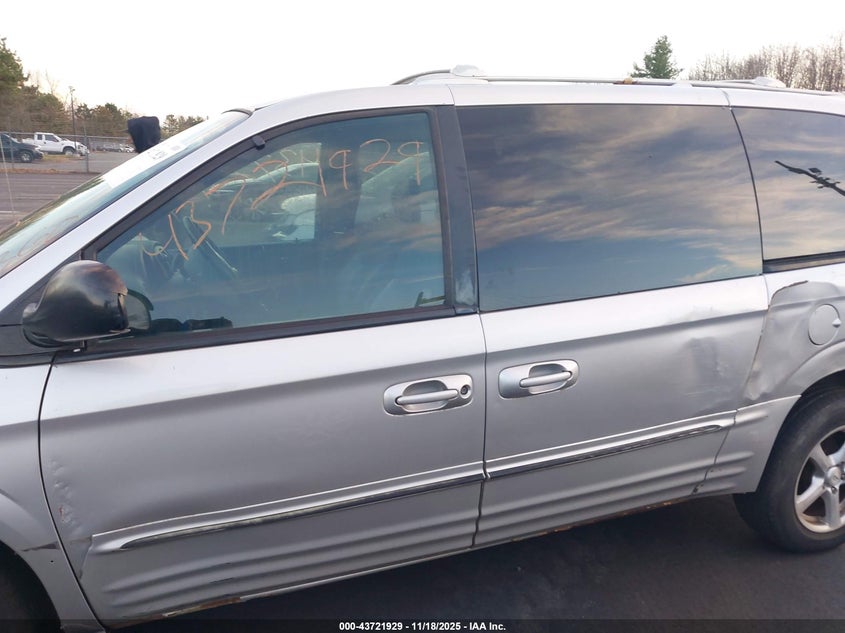 2003 Chrysler Town & Country Limited VIN: 2C8GT64L73R129701 Lot: 43721929