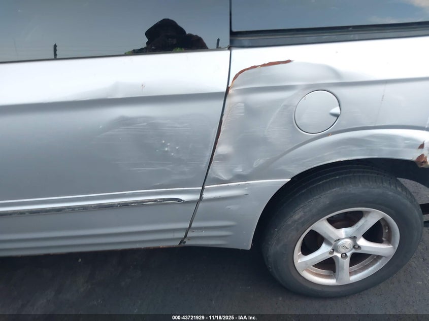 2003 Chrysler Town & Country Limited VIN: 2C8GT64L73R129701 Lot: 43721929