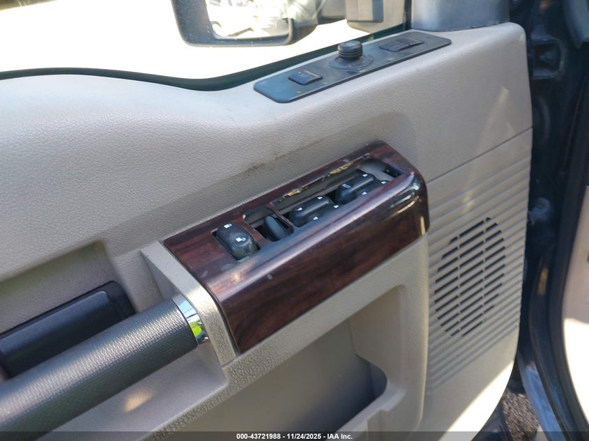 2004 Ford F-350 Lariat/Xl/Xlt VIN: 1FTWW32P34EA37279 Lot: 43721988