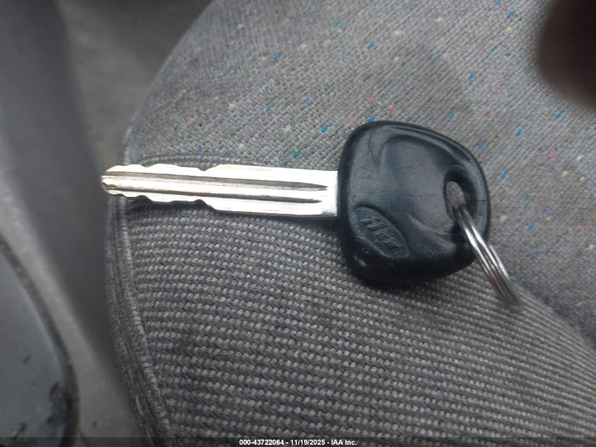 2000 Hyundai Accent Gl VIN: KMHCG45G8YU031907 Lot: 43722064