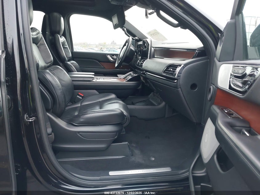 2020 LINCOLN NAVIGATOR auction photo 5