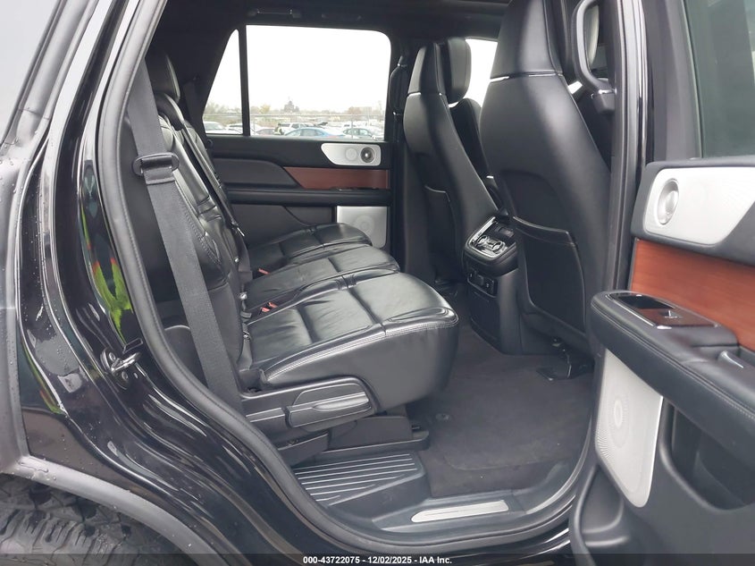 2020 LINCOLN NAVIGATOR auction photo 8