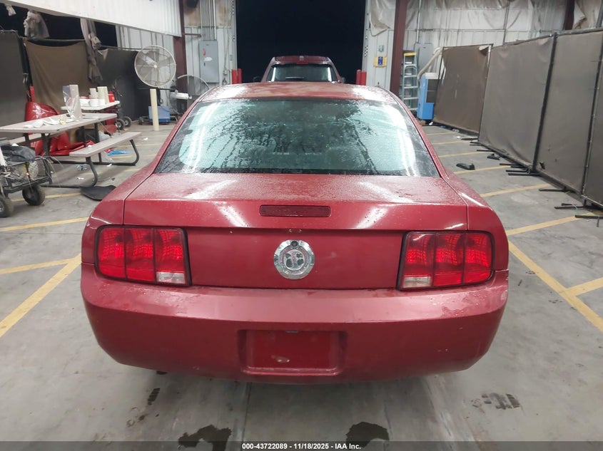 2007 Ford Mustang V6 Deluxe/V6 Premium VIN: 1ZVFT80N675199352 Lot: 43722089