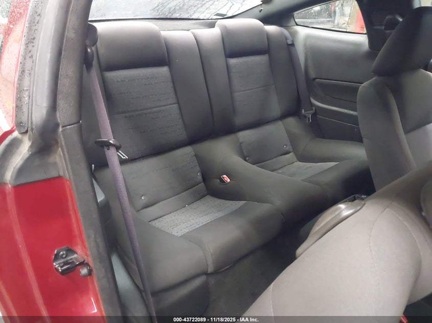 2007 Ford Mustang V6 Deluxe/V6 Premium VIN: 1ZVFT80N675199352 Lot: 43722089