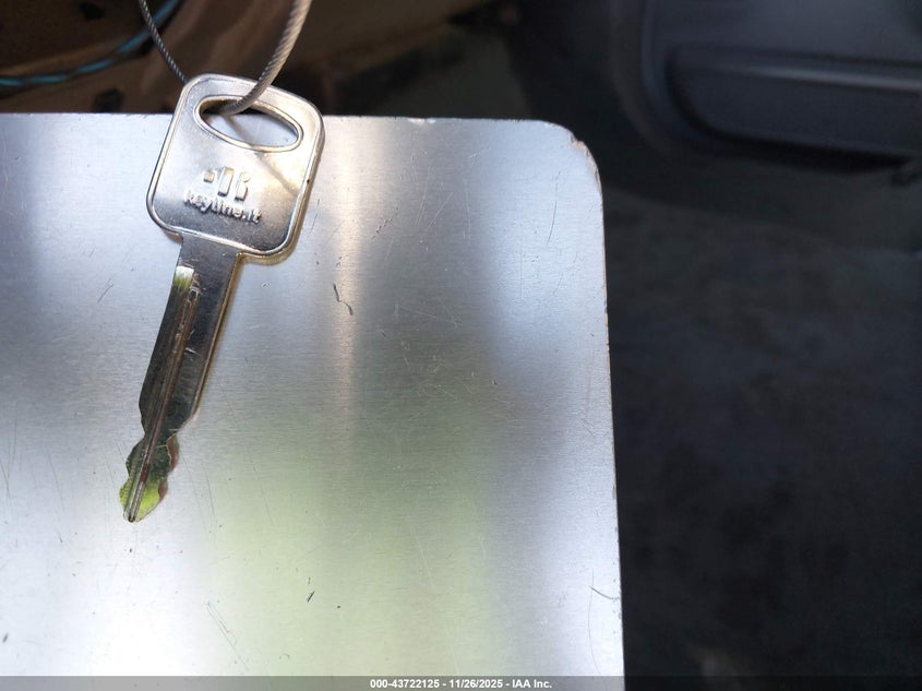 2003 Ford F-250 Lariat/Xl/Xlt VIN: 1FTNW21F43EA97505 Lot: 43722125