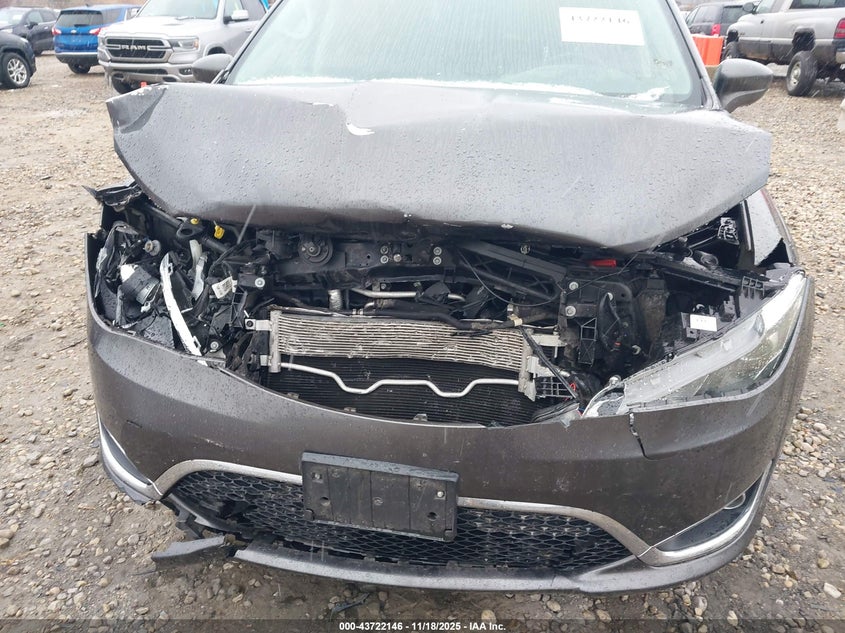 2019 Chrysler Pacifica Touring Plus VIN: 2C4RC1FG5KR702414 Lot: 43722146