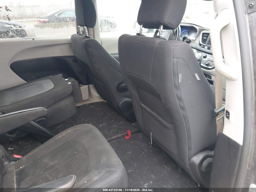 2019 Chrysler Pacifica Touring Plus VIN: 2C4RC1FG5KR702414 Lot: 43722146