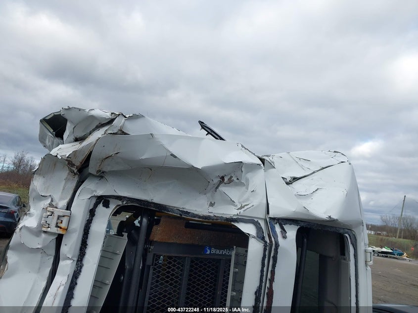 2018 Ford Transit-350 Xl VIN: 1FDZX2XM9JKB25877 Lot: 43722248