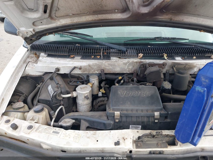 1GCDM19XX2B132461 2002 CHEVROLET ASTRO photo no. 10