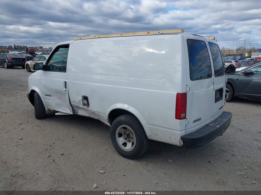 1GCDM19XX2B132461 2002 CHEVROLET ASTRO photo no. 3
