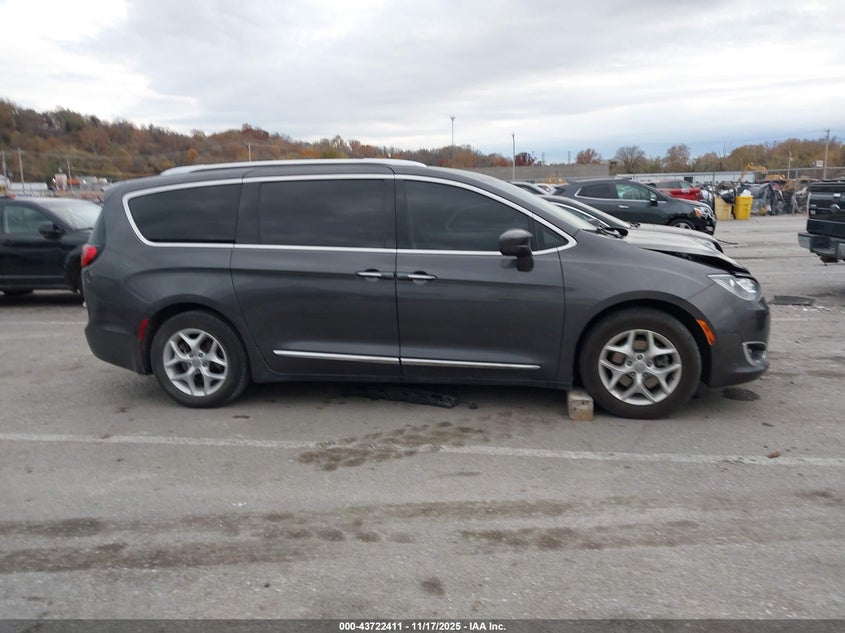 2018 Chrysler Pacifica Touring L Plus VIN: 2C4RC1EG4JR121759 Lot: 43722411