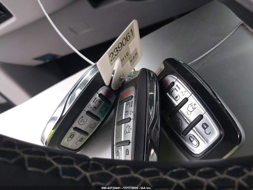 2022 Chrysler Pacifica Touring L VIN: 2C4RC1BG9NR155223 Lot: 43722441