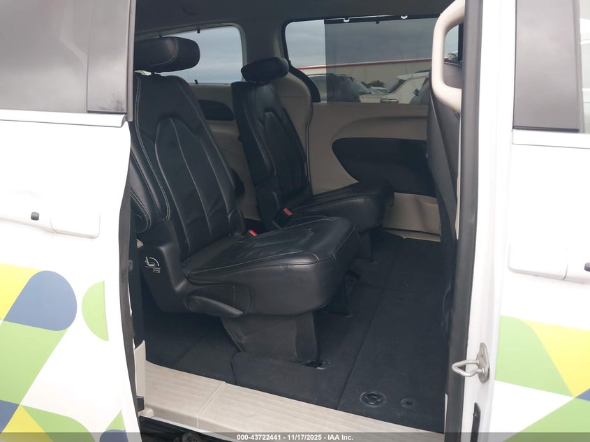 2022 Chrysler Pacifica Touring L VIN: 2C4RC1BG9NR155223 Lot: 43722441