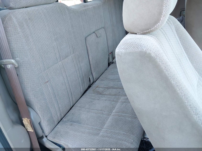 5TBBT4415YS002435 2000 TOYOTA TUNDRA photo no. 8