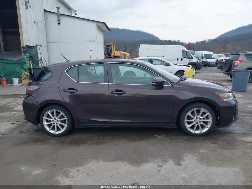 2011 Lexus Ct 200H Premium VIN: JTHKD5BH0B2002592 Lot: 43722585
