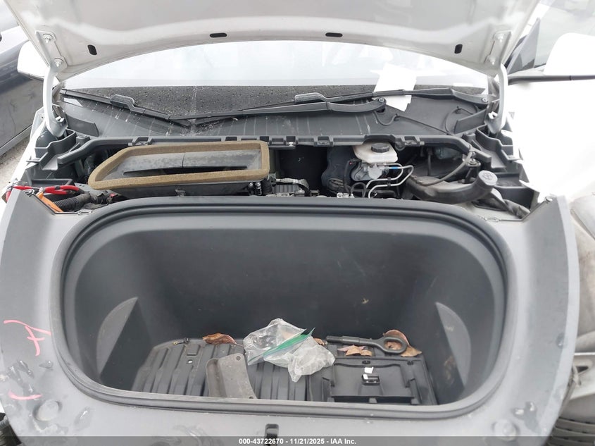 2020 Tesla Model Y Long Range Dual Motor All-Wheel Drive VIN: 5YJYGDEE0LF048906 Lot: 43722670