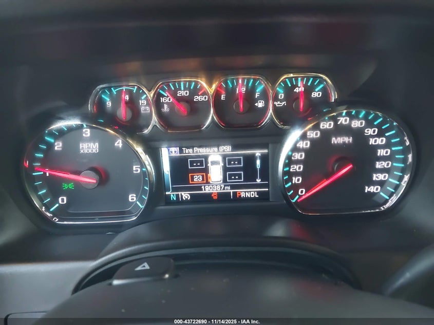 2018 Chevrolet Suburban Lt VIN: 1GNSCHKC4JR334736 Lot: 43722690