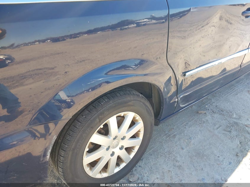 2016 Chrysler Town & Country Touring VIN: 2C4RC1BG5GR294543 Lot: 43722704