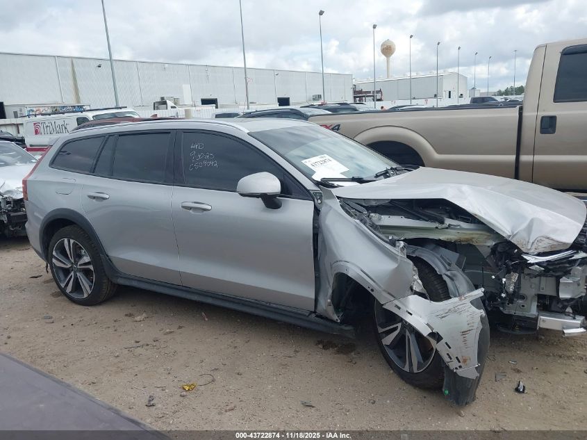 2025 Volvo V60 Cross Country B5 Plus VIN: YV4L12WK1S2149245 Lot: 43722874