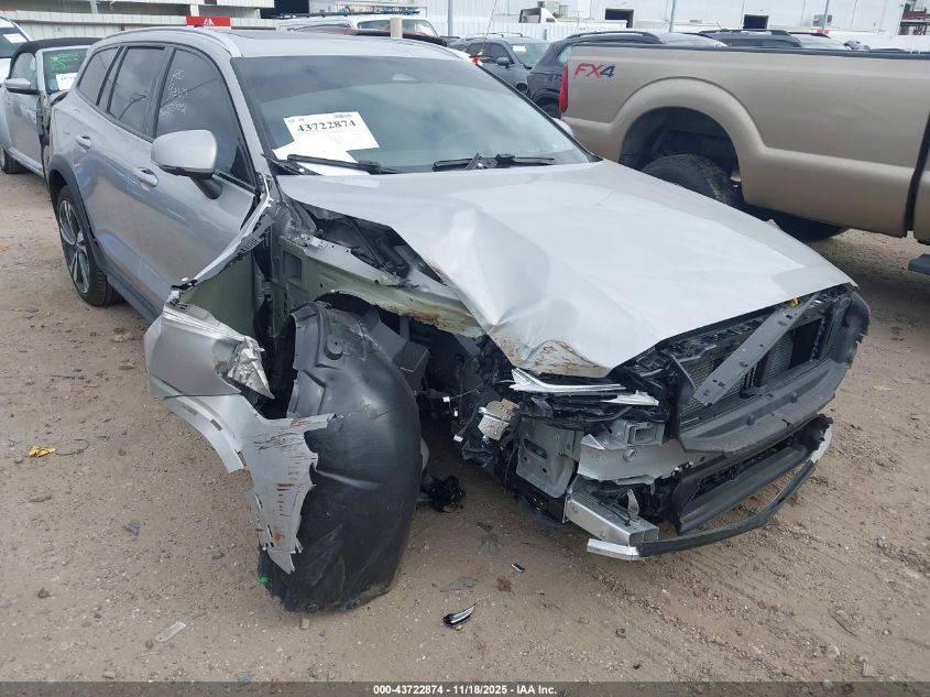 2025 Volvo V60 Cross Country B5 Plus VIN: YV4L12WK1S2149245 Lot: 43722874