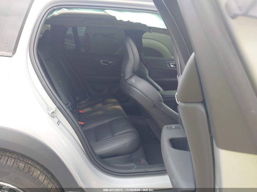 2025 Volvo V60 Cross Country B5 Plus VIN: YV4L12WK1S2149245 Lot: 43722874