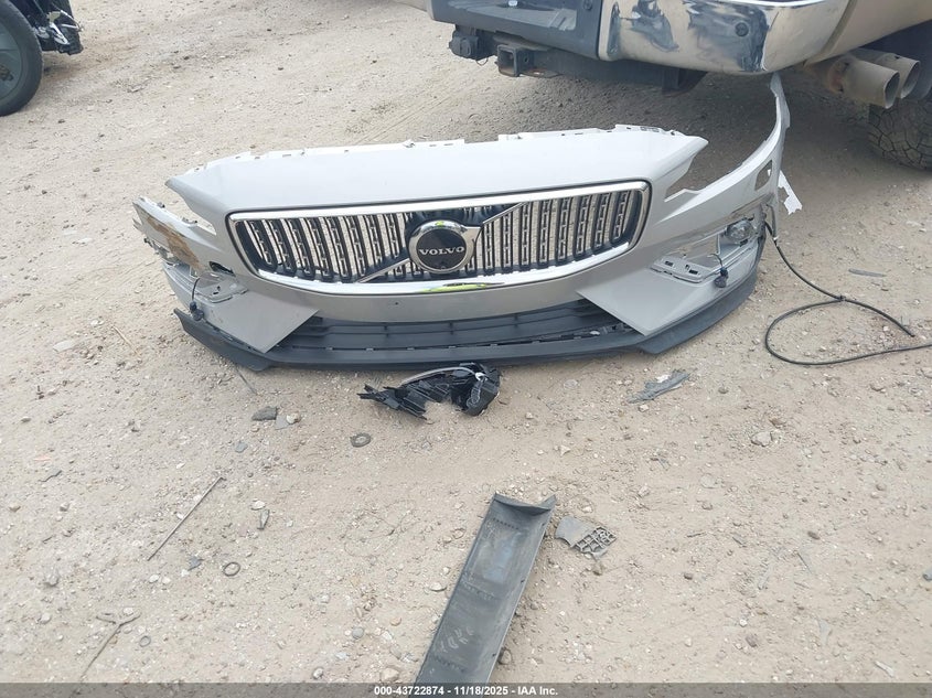 2025 Volvo V60 Cross Country B5 Plus VIN: YV4L12WK1S2149245 Lot: 43722874