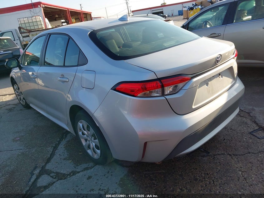 5YFEPMAE5NP366066 2022 TOYOTA COROLLA photo no. 3