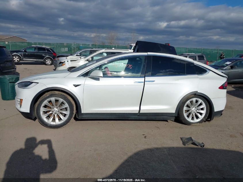 2018 Tesla Model X 100D/75D/P100D VIN: 5YJXCDE26JF141343 Lot: 43722978