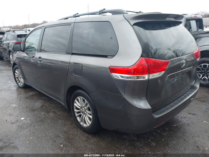 5TDYK3DCXDS388585 2013 TOYOTA SIENNA photo no. 3