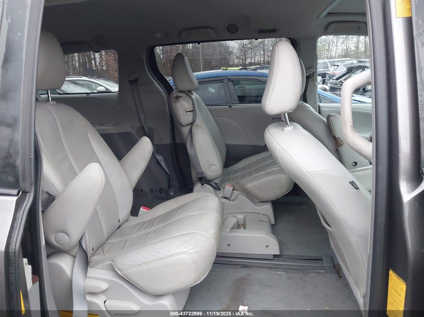 5TDYK3DCXDS388585 2013 TOYOTA SIENNA photo no. 8