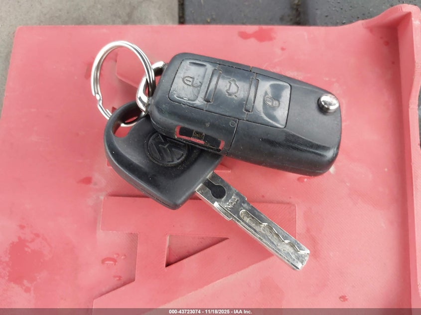 2007 Volkswagen Rabbit 2-Door VIN: WVWAR71KX7W160574 Lot: 43723074